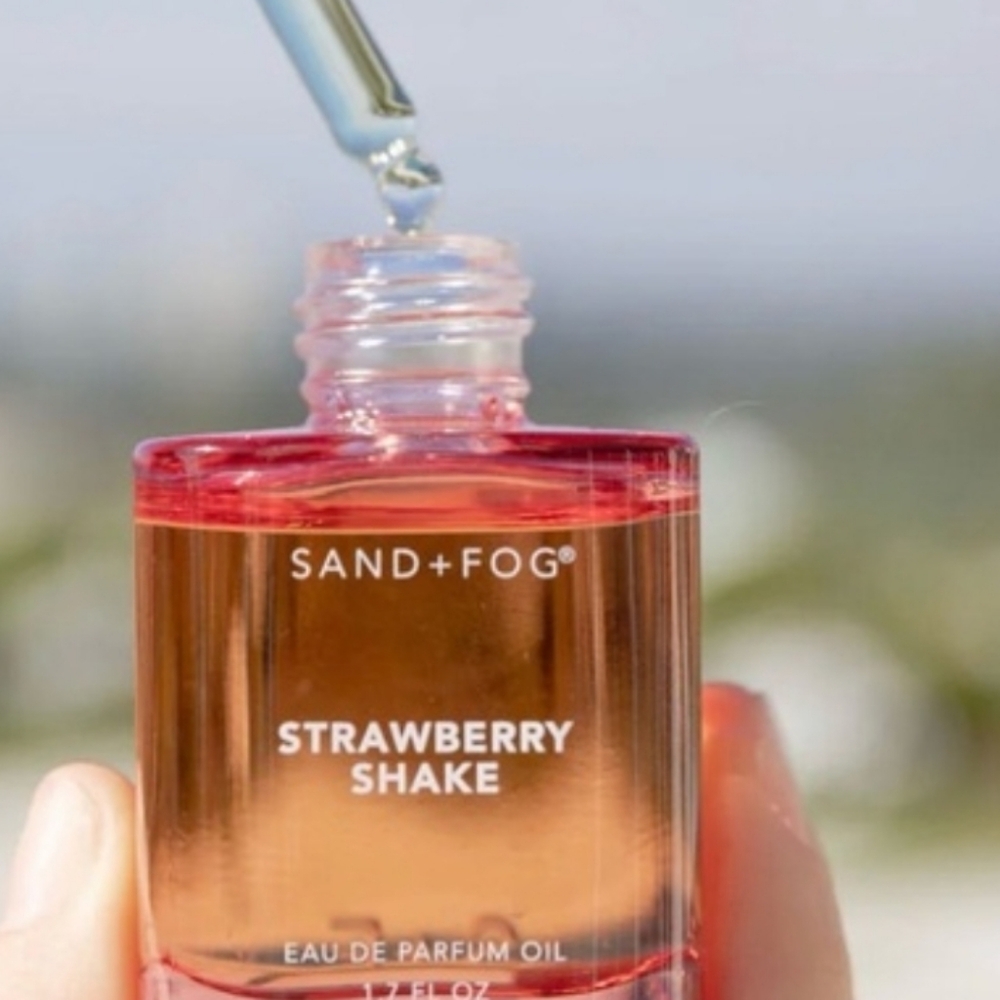 SAND+FOG Strawberry Shake Perfume Oil - Red - Picture 2 of 4